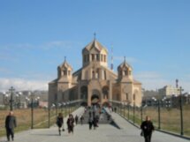 Яркие краски Еревана