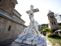 Сердце православной Грузии — Мцхета и замок Ананури, застывший над водой