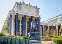 Обзорная автомобильная экскурсия по Москве с двумя гидами