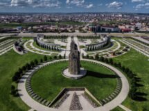Отдых в термальных ваннах и знакомство с двумя республиками
