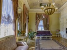 Групповая экскурсия в Петергоф и Стрельну с посещением дворцов