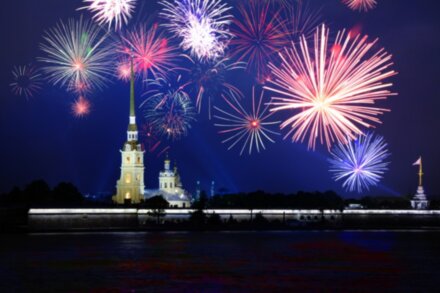 Салют на День Победы — с теплохода!