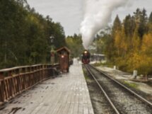 Путешествие в зимнюю Рускеалу — на машине и ретропоезде!
