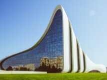 Раскрыть все краски Баку