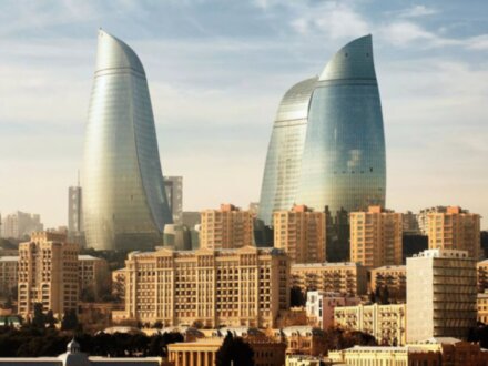 Раскрыть все краски Баку