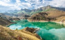 Ледяная поляна Азау и озеро Гижгит из Минеральных Вод