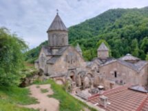 4 стихии Армении за 5 дней: монастыри и горы, Севан и вино