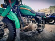 Советский Ленинград: прогулка на ретро-мотоцикле с коляской