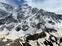 Нетипичный Эльбрус: водопады, дикие ущелья и снежные хребты