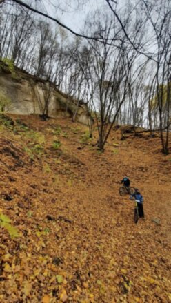 На электрогибридных велосипедах по парку Кисловодска