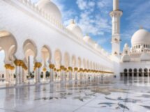 Групповая экскурсия в мечеть Шейха Зайда и прогулка по Лувру в Абу-Даби