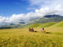 Прогулка на лошадях в Кастеллуччо ди Норча