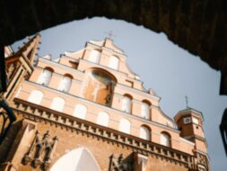 Трансфер из аэропорта и экспресс-экскурсия по Старому Вильнюсу