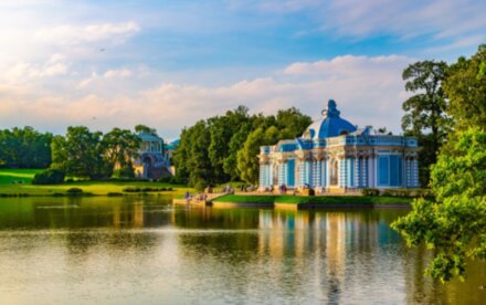 Из Петербурга — в роскошное Царское Село на минивэне