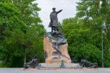 Кронштадт и Нижний парк в Петергофе: автобусная экскурсия
