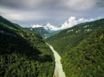 Активное приключение в Абхазии: треккинг, рафтинг и лазание по пещерам
