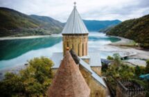 Колоритная Грузия: романтика, вино и горы