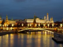 «Как-то раз под Новый год...». Прогулка по Москве, чаепитие и немного магии