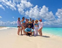 Приключения на Мальдивах: плавание с акулами и скатами, квесты и отдых на острове-резорте