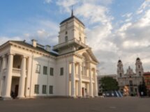 Три площади и четыре эпохи: обзорная прогулка по Минску