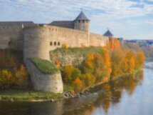 Экскурсия из Петербурга в Ивангород: крепость, нарвская рыба и маяк