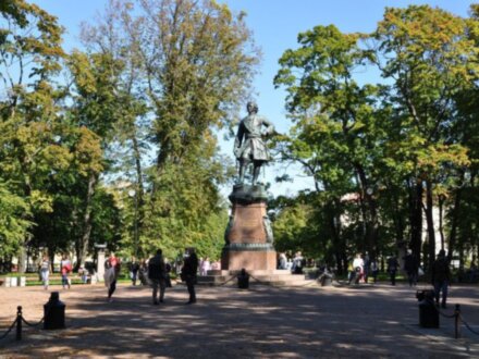Групповая экскурсия из Петербурга в город-крепость Кронштадт