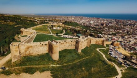 Дербент — город историй