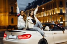 По центру Петербурга — на кабриолете
