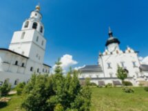 Свияжск, Успенский монастырь и Храм всех религий
