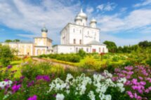 Старинные монастыри под Великим Новгородом
