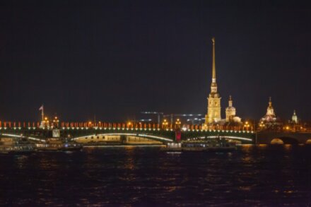 Ночная теплоходная прогулка с живой музыкой
