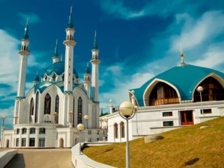 Казань — место встречи двух миров