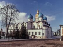 Казань — место встречи двух миров