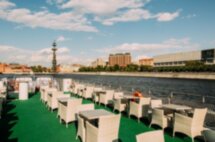 Речная прогулка на панорамном теплоходе «Ривер Лаунж» по центру Москвы