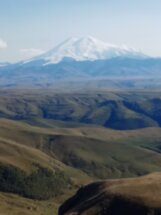 Малый и Большой Бермамыт: два верных пса у ног седовласого Эльбруса