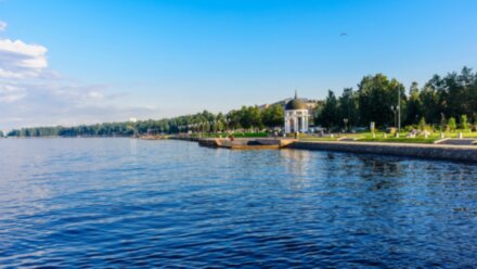 Прогулка на деревянной ладье вдоль Петрозаводска с высадкой на острове