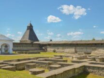 Обзорная пешеходная экскурсия по Кремлю и центру Пскова
