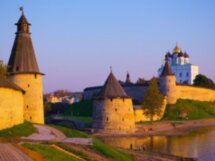 Обзорная пешеходная экскурсия по Кремлю и центру Пскова