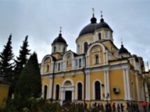 К блаженной Матроне Московской: экскурсия в Покровский монастырь