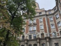 Стрит-арт на Петроградке