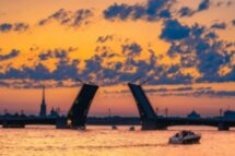Ночной Петербург и развод мостов (осмотр с набережной)