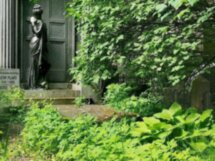 Введенское кладбище: готика, эклектика и мистика