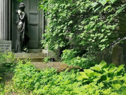 Введенское кладбище: готика, эклектика и мистика