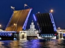 Петербург по-царски: ночная прогулка на кораблике в мини-группе