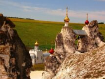 Дивногорье и Костомарово: легенды пещерных храмов