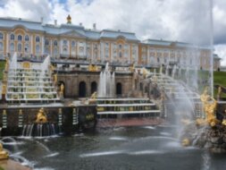 Петергоф и Кронштадт: два города за один день