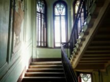 Петроградская сторона снаружи и изнутри