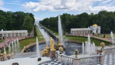 Петергоф на весь день: фонтаны и два дворца (билеты включены)