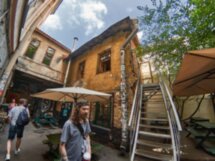 За угол от Невского проспекта: прогулка по проходным дворам