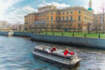 На индивидуальном катере — по каналам Петербурга!
